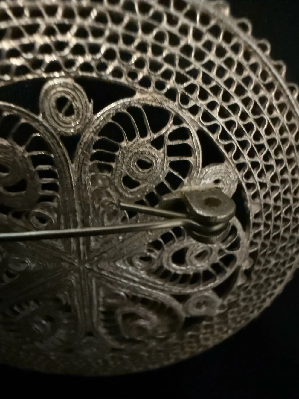 Vintage Mexican sombrero sterling Silver Filigree‎ Round Brooch
